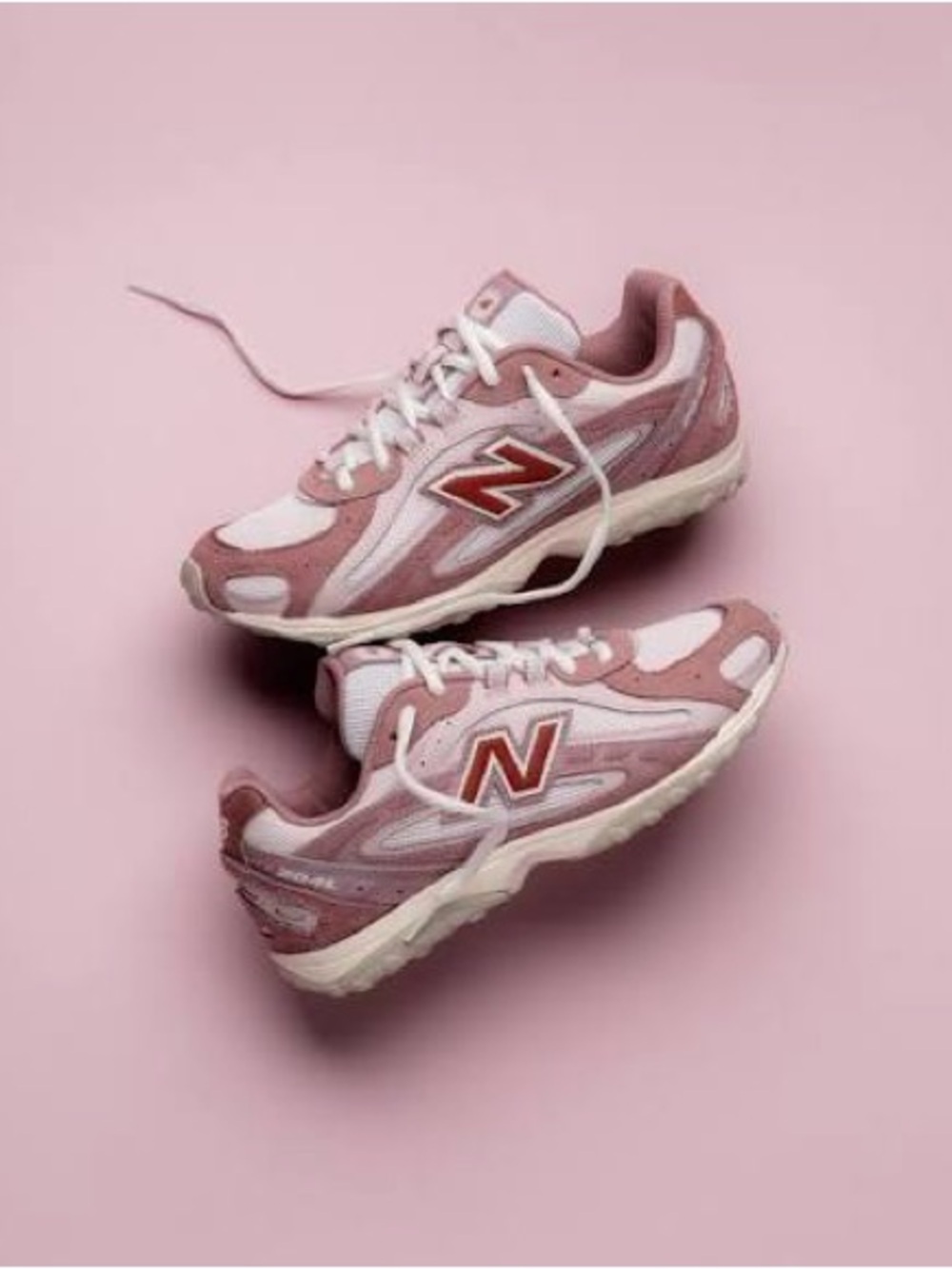 New Balance Women’s Pink Athletic Sneakers New Balance 204L Rosewood/Pink